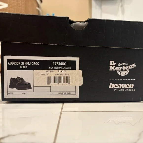 DrMartens X Marc Jacob Collab - Picture 4 of 9